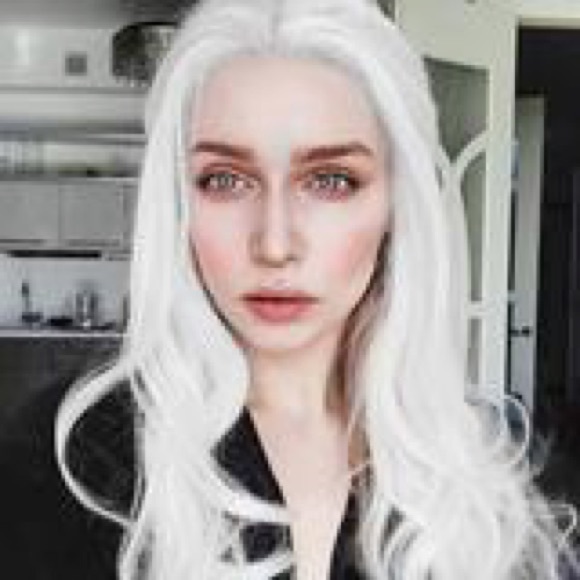 ✨ICE WHITE 26” WAVY LACE FRONT  WIG *NWT* ✨ - Picture 6 of 7